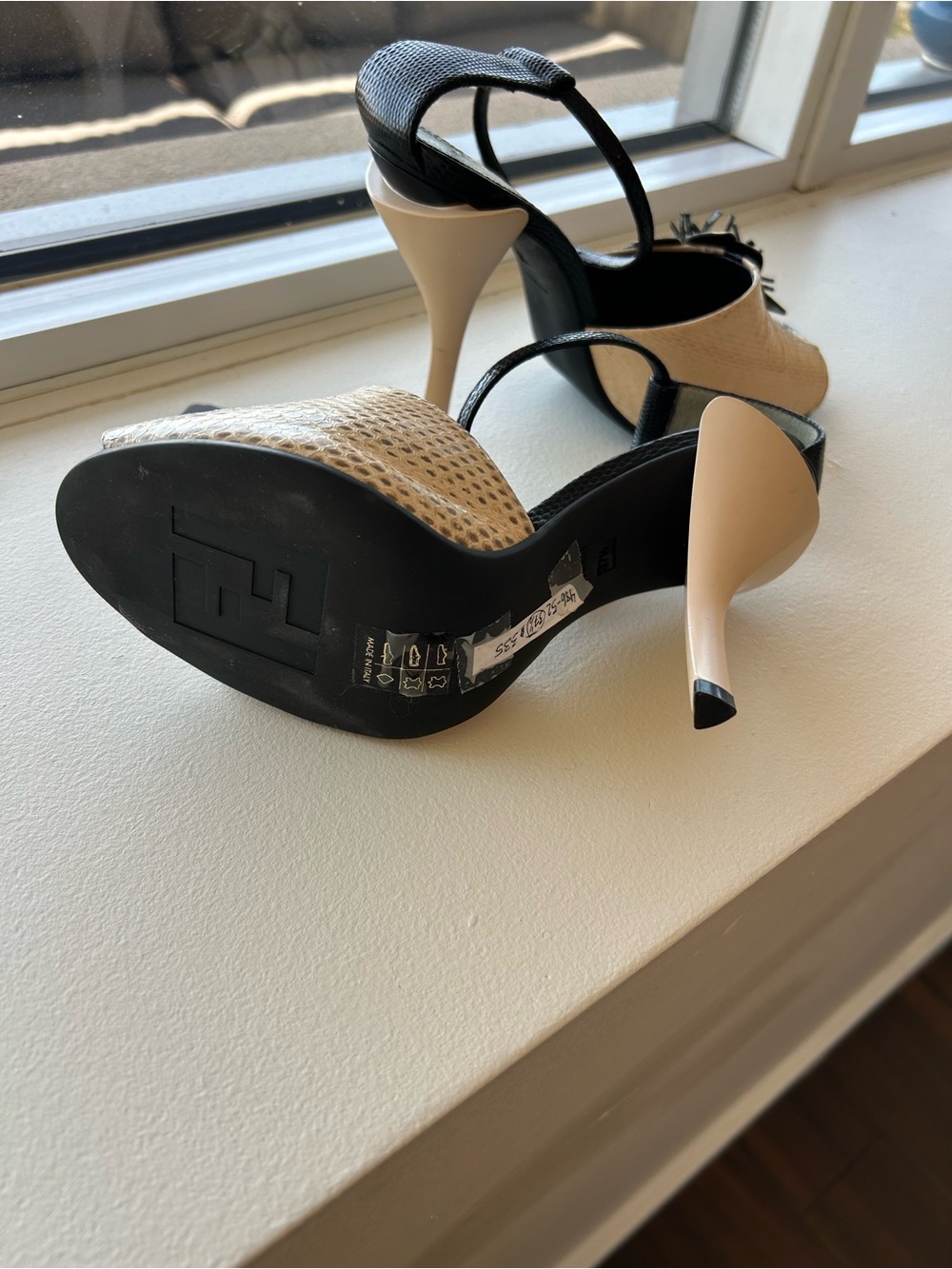 Fendi Two-Tone Beige and Black Floral Slingback Heels - Picture 4 of 4
